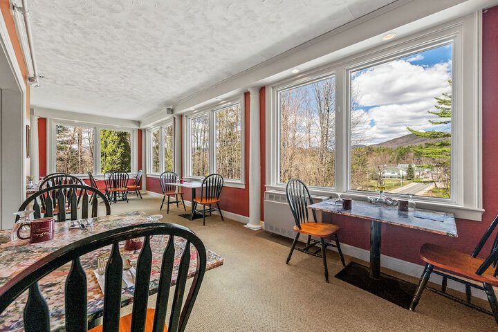 Dining Photos