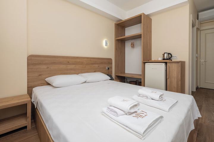 Room 2 of 24