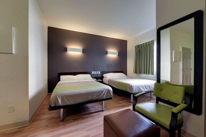 2 Double Beds (5 of 6)