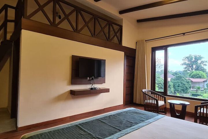Room 6 of 27
