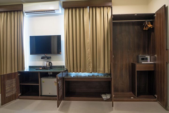 Room 18 of 50