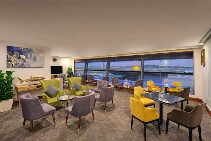 Lounge 18 of 21
