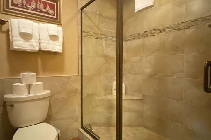 Room 16 of 28