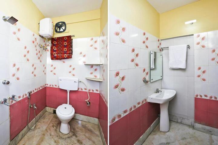 Super Hotel O Red Velvet Inn Near Chinar parkAirport
