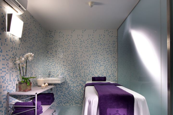 Room 36 of 97