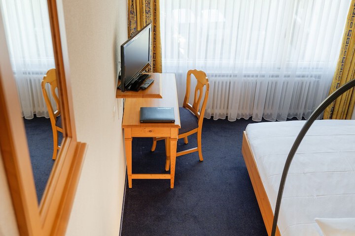 Room 10 of 49