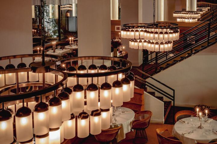 Dining 35 of 42