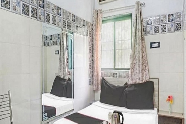 Room 27 of 60