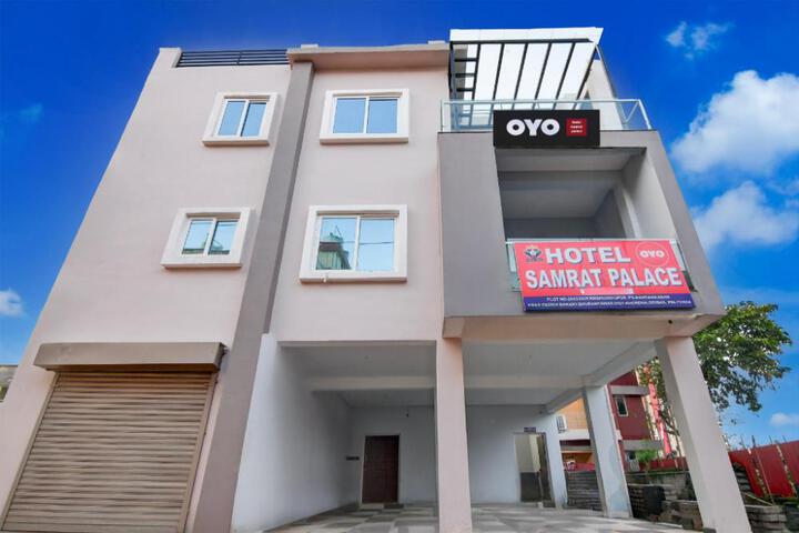 Hotel O by OYO Samrat Palace