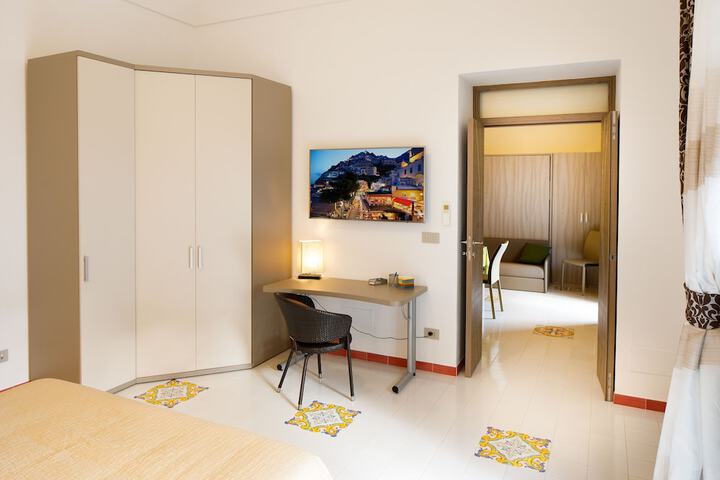 Room 18 of 33