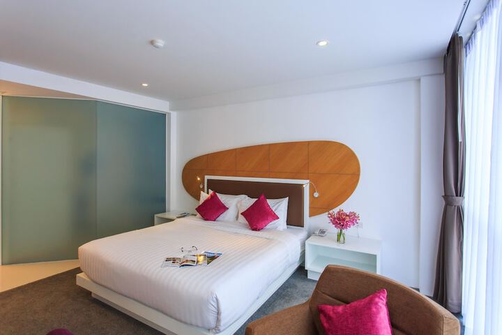 Room 10 of 84