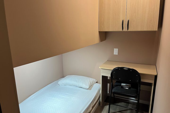 Room 18 of 43