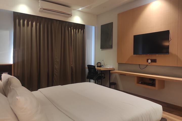 Room 13 of 66