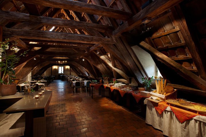 Dining 95 of 136