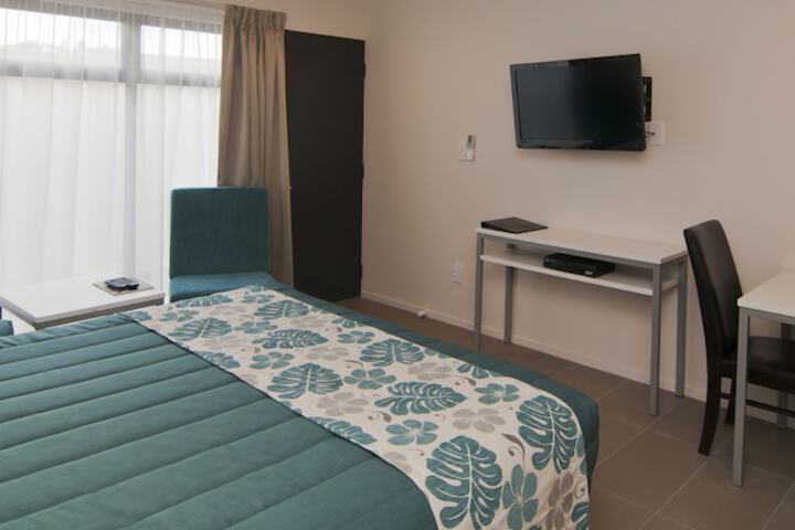 Room 4 of 42
