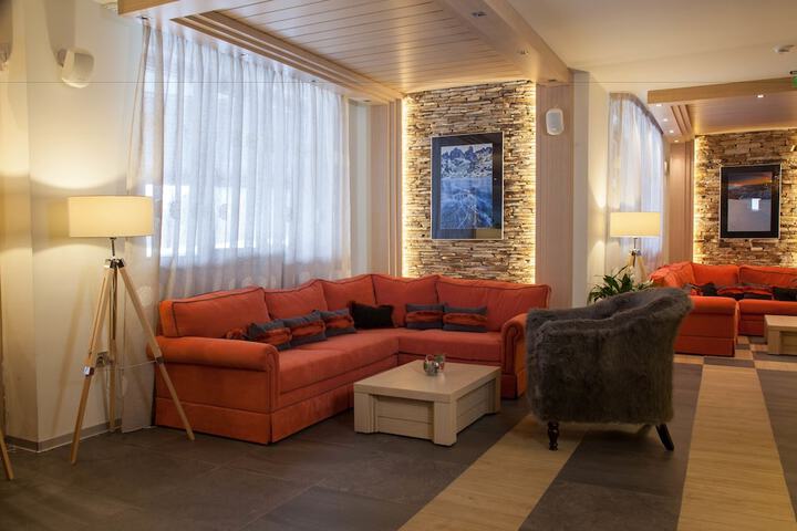 Hotel Interior 4 of 61