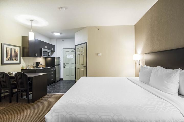 Room 7 of 33