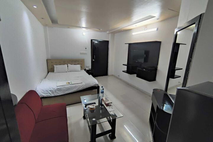 Room 2 of 22