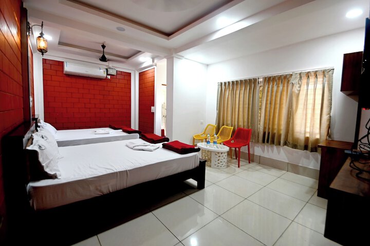 Room 8 of 10
