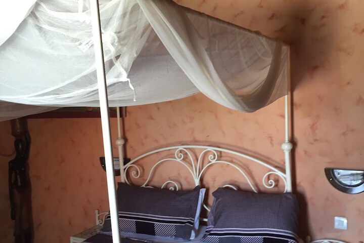 Room 9 of 24
