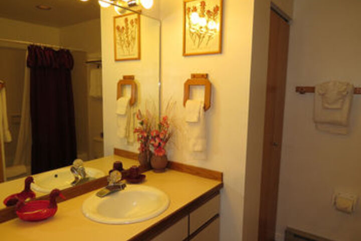 Room 5 of 102