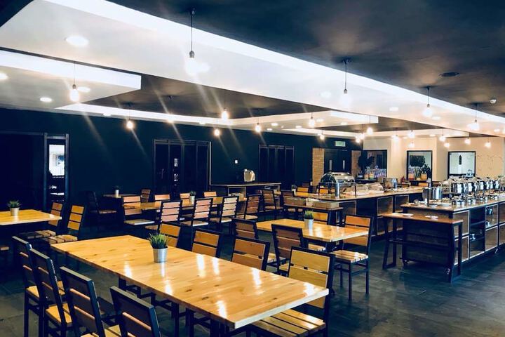 Dining Photos