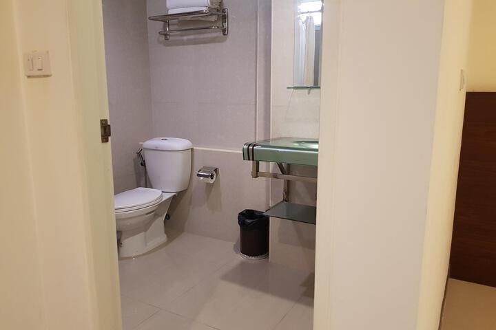 Room 29 of 67