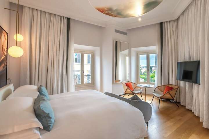 Room 45 of 255