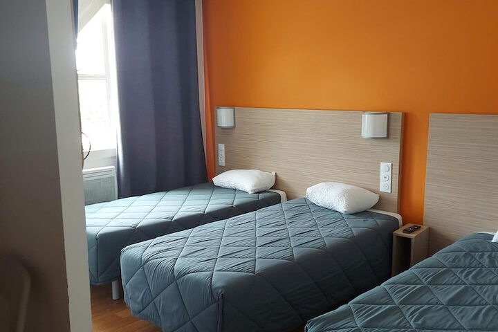 Room 12 of 64