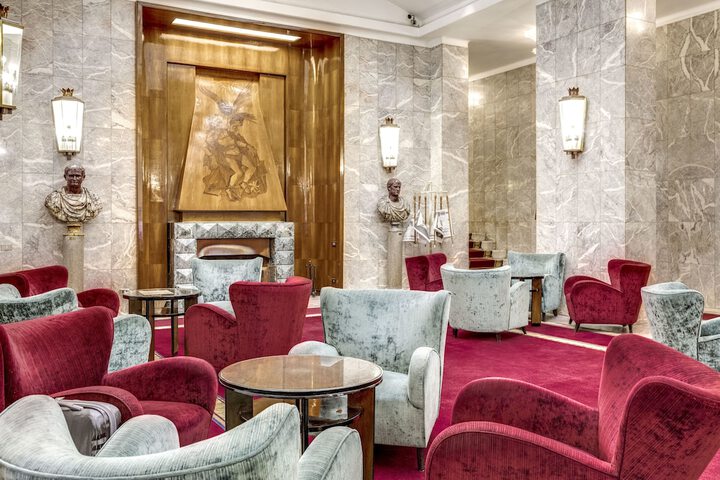 Entrance & Lobby