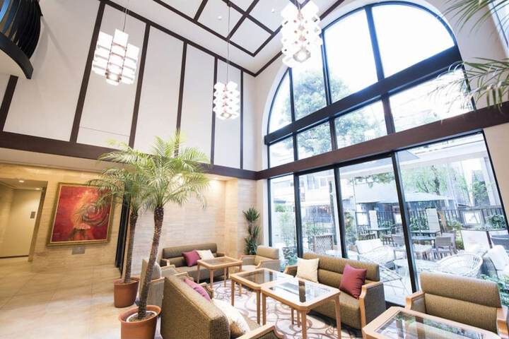 Entrance & Lobby
