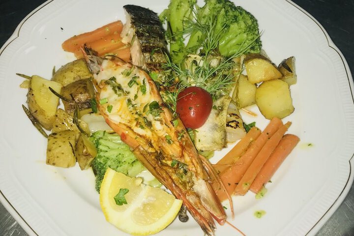 Dining 74 of 82