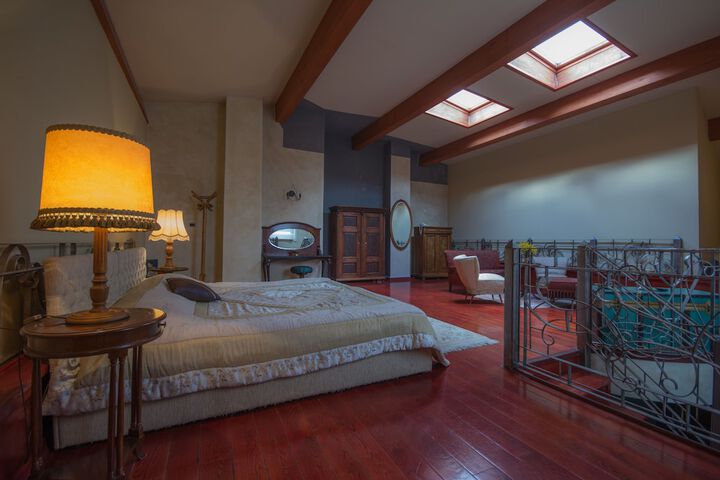 Room 25 of 65