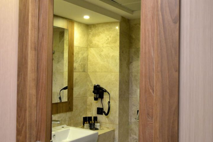 Room 15 of 35