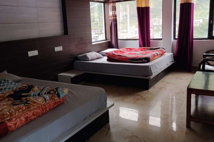 Room 4 of 6