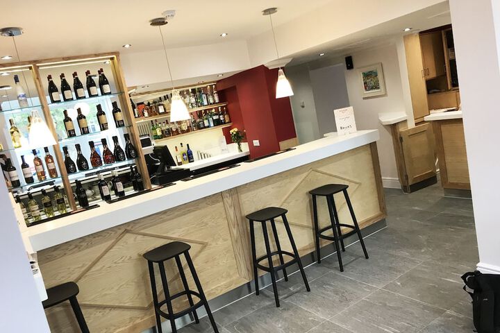 Lounge 54 of 65