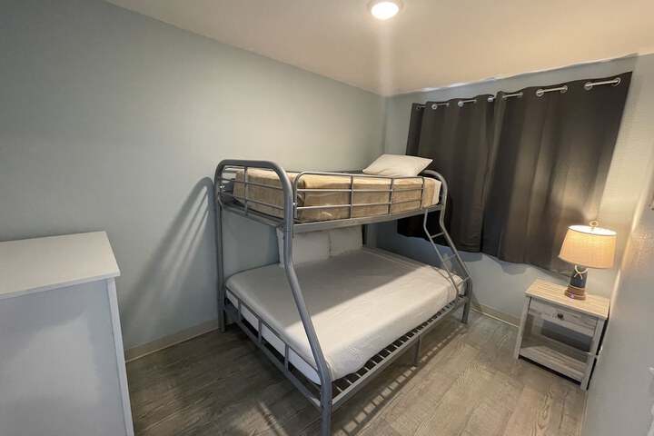 Room 20 of 136