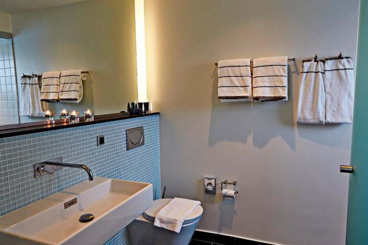 Room 46 of 111