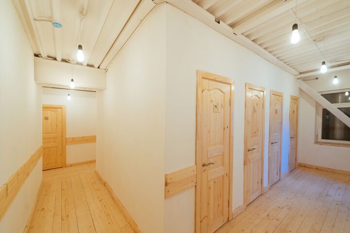 Room 9 of 26