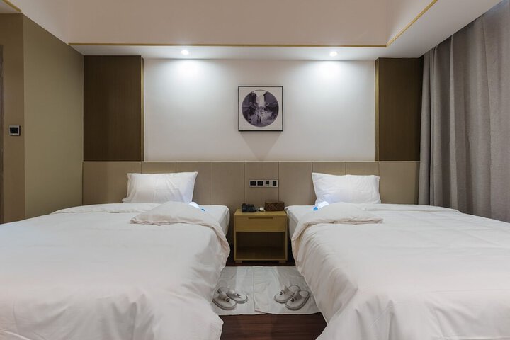Room 12 of 35