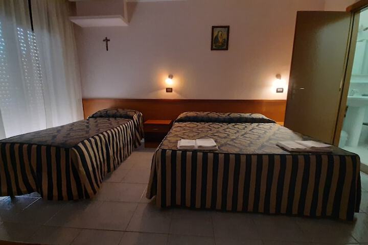 Room 50 of 53
