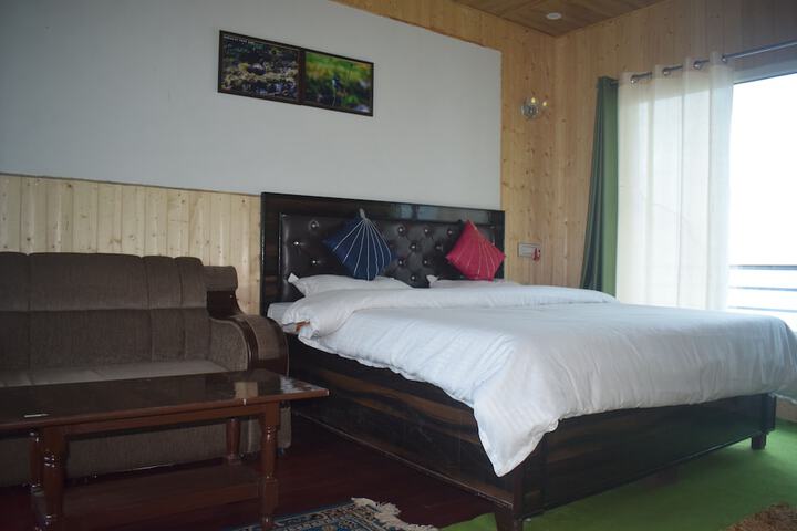 Room 13 of 70
