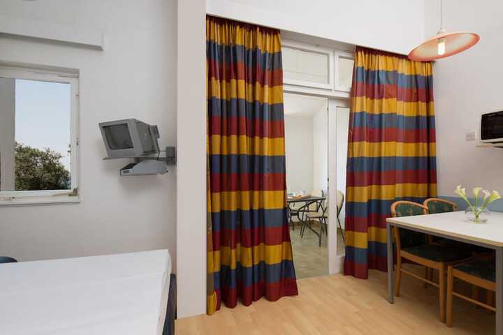 Room 19 of 57