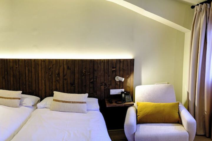 Room 3 of 26
