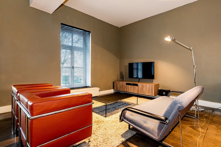 Room 47 of 214