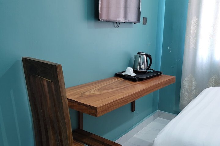 Room 6 of 25