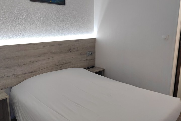 Room 25 of 58