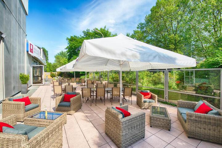 Terrace/Patio 4 of 23