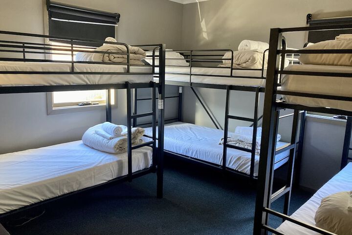 Room 51 of 243