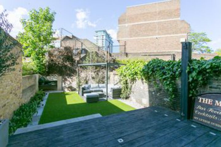 Terrace/Patio 12 of 13